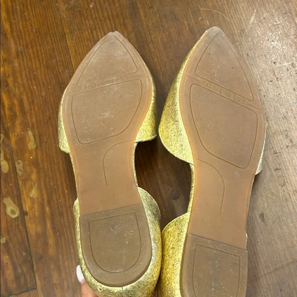 Nine West  Gold Women's Flats - Picture 11 of 11
